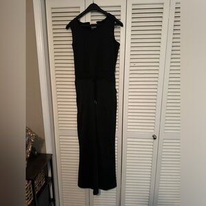 Women’s XS black wide leg jumpsuit with pockets